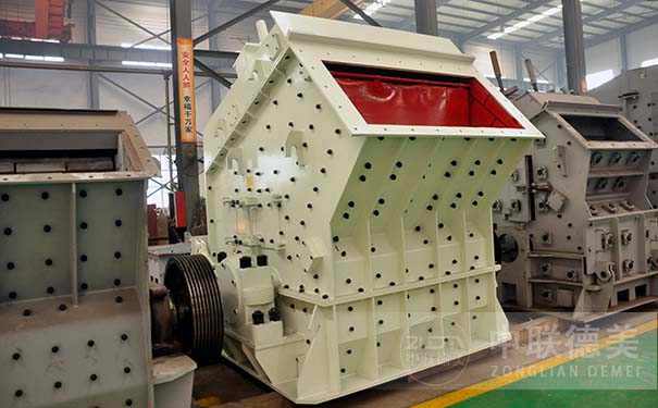 湖南反击破碎机现场视频图片