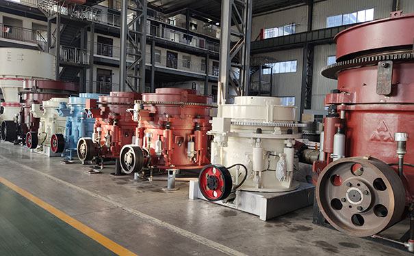 湖北多缸液压圆锥破碎机现场视频图片