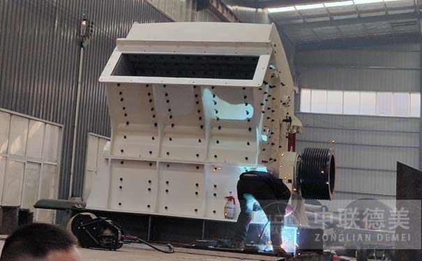 什么是重锤式破碎机?