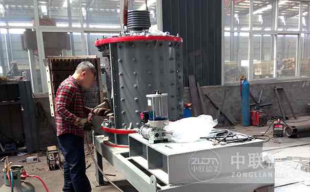 立式板锤制砂机