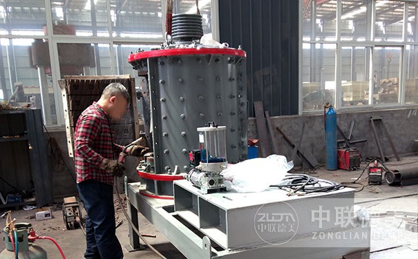 立式板锤制砂机