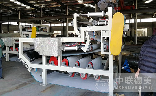 印染行业用带式压滤机